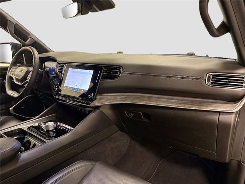 Used 2024 Jeep Wagoneer L Series II w/ Flexible Seating Group image 31