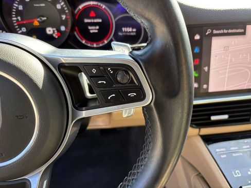 Certified 2022 Porsche Cayenne Platinum Edition image 29