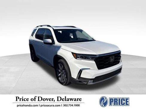 Used 2025 Honda Pilot Elite image 1
