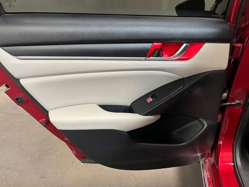 Used 2020 Honda Accord EX image 16