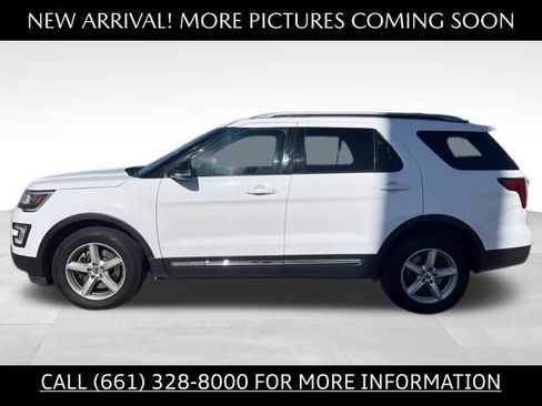 Used 2016 Ford Explorer XLT w/ Equipment Group 202A AWD/4WD image 2