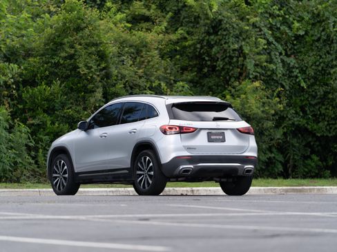 Used 2021 Mercedes-Benz GLA 250 image 3