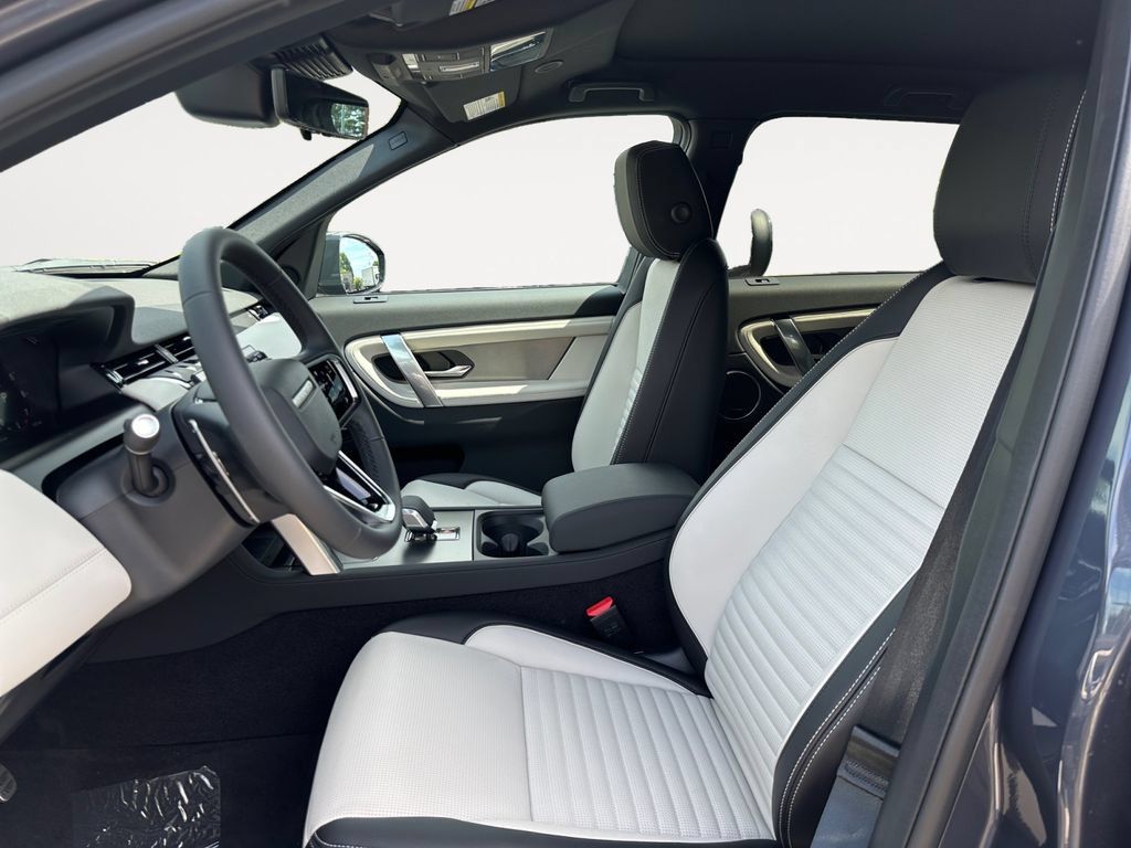 New 2026 Land Rover Discovery Sport Landmark AWD/4WD image 9