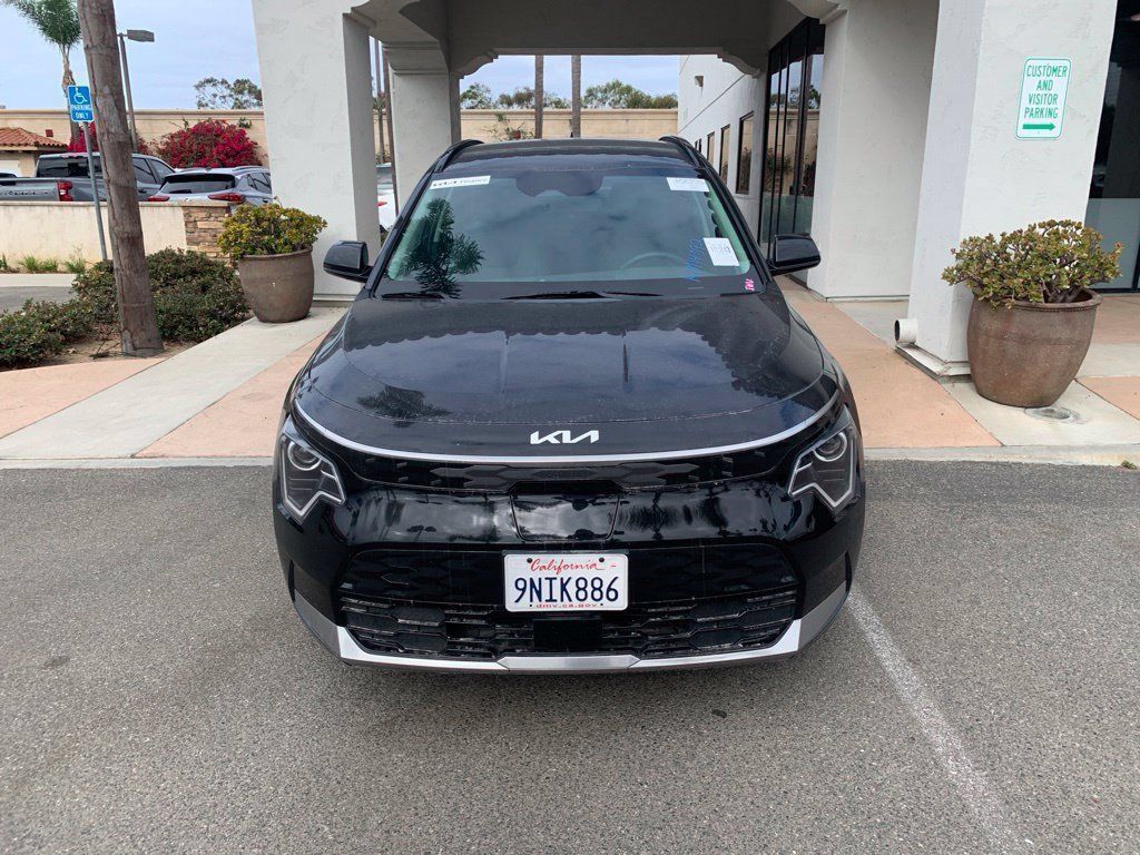 Certified 2024 Kia Niro Wind FWD image 3
