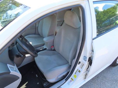 Used 2013 Toyota Corolla L FWD image 16