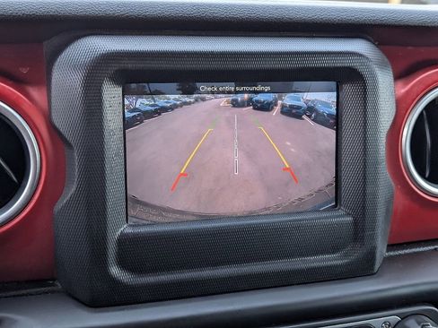 Used 2018 Jeep Wrangler Unlimited Rubicon w/ Steel Bumper Group image 34