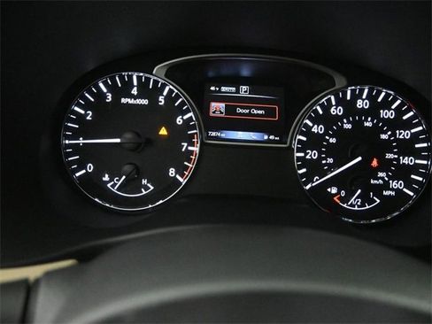 Used 2018 Nissan Pathfinder SL w/ SL Premium Package image 13