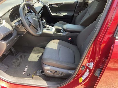 Used 2025 Toyota RAV4 XLE w/ Convenience Package FWD image 17