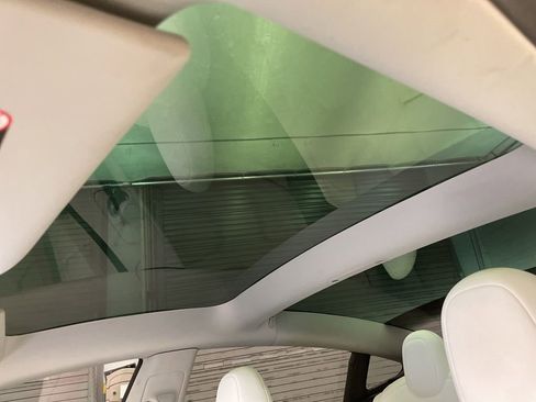 Used 2023 Tesla Model 3 Performance image 15