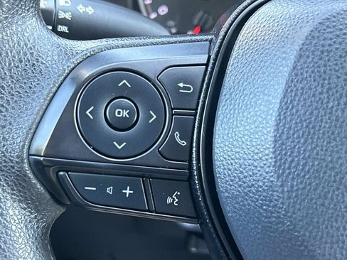 Used 2021 Toyota RAV4 LE AWD/4WD image 26