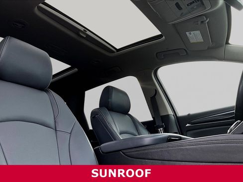 Used 2019 Buick Enclave Essence image 29