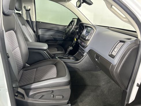 Used 2017 Chevrolet Colorado Z71 AWD/4WD image 26