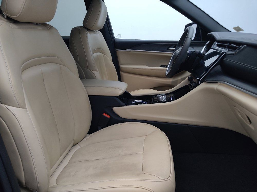Used 2023 Jeep Grand Cherokee L Limited RWD image 21