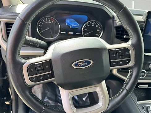 Used 2024 Ford Expedition Max XLT image 12