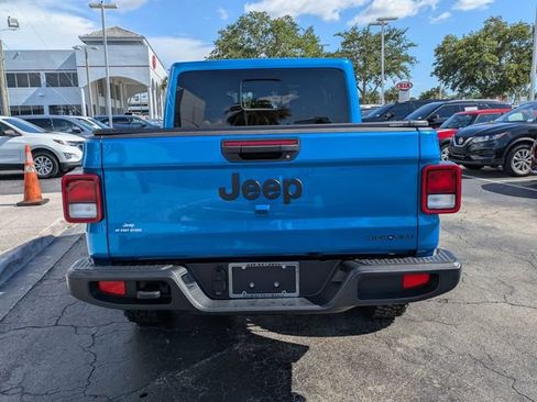 Certified 2025 Jeep Gladiator Sport AWD/4WD image 5