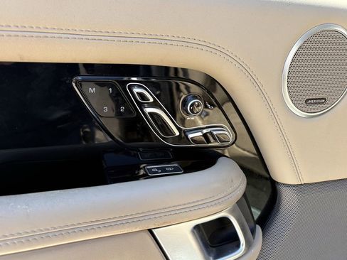 Used 2020 Land Rover Range Rover HSE image 11
