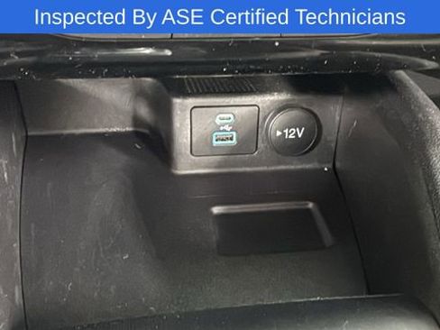 Used 2022 Ford Escape SE w/ Cold Weather Package image 27