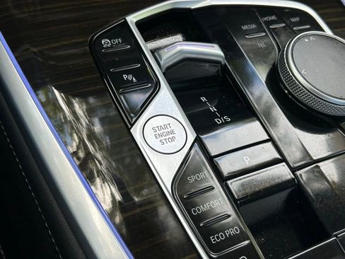 Used 2024 BMW X7 xDrive40i image 58