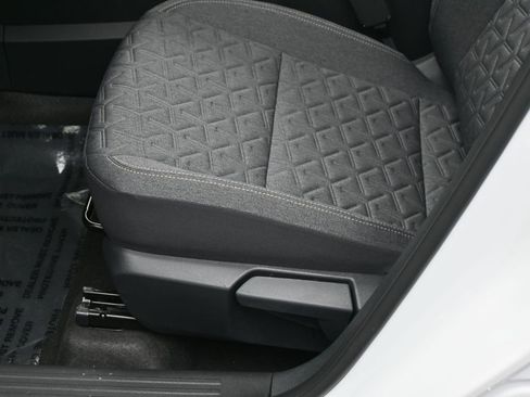 New 2026 Nissan Kicks SV w/ SV Premium Package AWD/4WD image 15