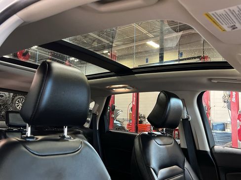 Used 2024 Ford Edge SEL w/ Convenience Package image 29