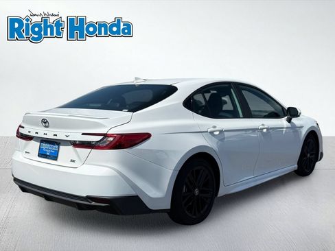Used 2025 Toyota Camry SE w/ Multimedia Upgrade Package FWD image 8