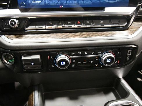 Used 2024 GMC Sierra 1500 Elevation w/ Preferred Package AWD/4WD image 25