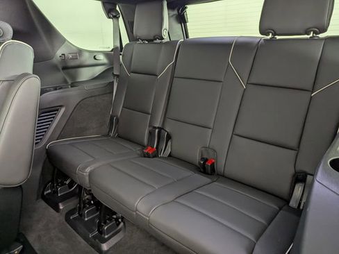 Used 2025 Cadillac Escalade Premium Luxury image 19