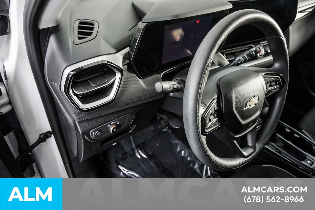 Used 2025 Chevrolet TrailBlazer LT FWD image 32