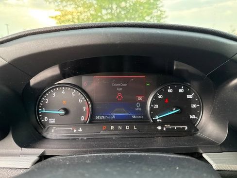 Used 2021 Ford Explorer XLT w/ Equipment Group 202A AWD/4WD image 17