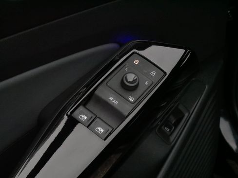 Used 2023 Volkswagen ID.4 Pro S AWD/4WD image 19