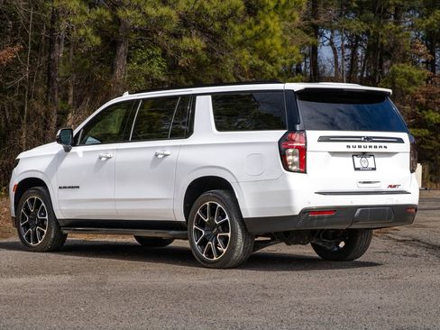 Used 2021 Chevrolet Suburban RST w/ Luxury Package image 8