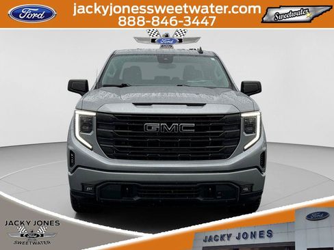 Used 2023 GMC Sierra 1500 Elevation AWD/4WD image 8