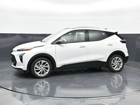 Used 2023 Chevrolet Bolt EUV LT w/ Driver Confidence Package FWD image 6