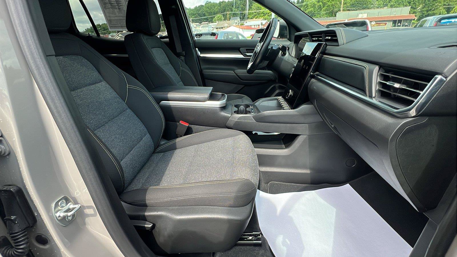 Used 2025 GMC Terrain Elevation AWD/4WD image 13