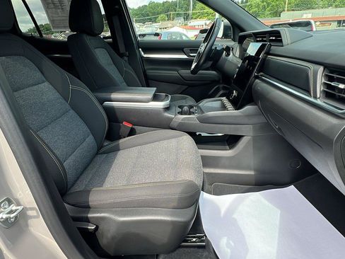 Used 2025 GMC Terrain Elevation AWD/4WD image 13