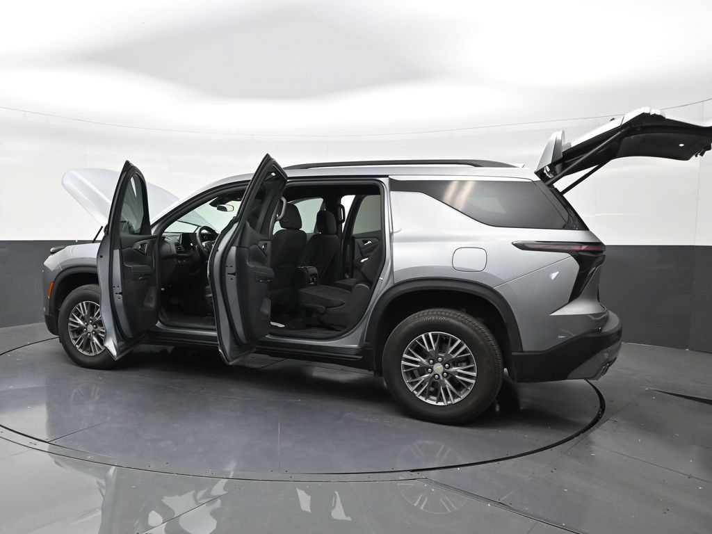 Used 2026 Chevrolet Traverse LT FWD image 30