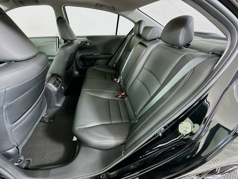 Used 2017 Honda Accord Touring image 25