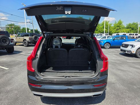 Used 2018 Volvo XC90 T6 Momentum w/ Protection Package AWD/4WD image 9