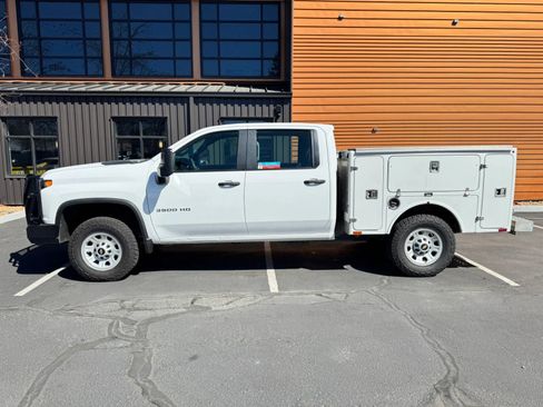Used 2020 Chevrolet Silverado 3500 W/T image 2