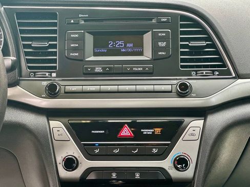 Used 2018 Hyundai Elantra SE FWD image 13