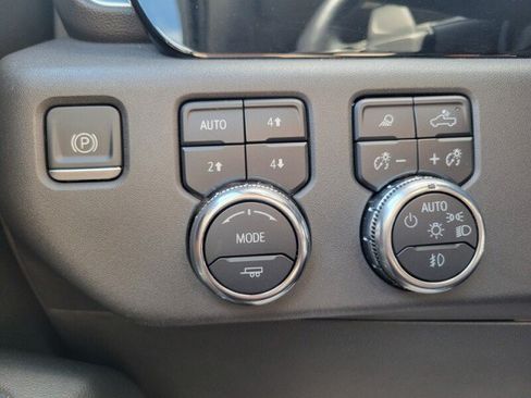 Used 2023 GMC Sierra 1500 SLT w/ SLT Premium Package AWD/4WD image 21