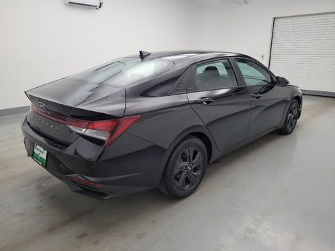 Used 2023 Hyundai Elantra SEL w/ Preferred Accessory Package FWD image 10