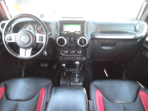 Used 2016 Jeep Wrangler Unlimited Rubicon AWD/4WD image 12