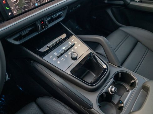 New 2026 Porsche Cayenne E-Hybrid image 21