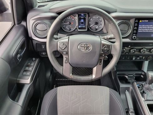 Used 2020 Toyota Tacoma TRD Sport w/ Technology Package AWD/4WD image 30