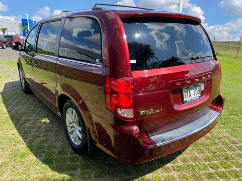Used 2019 Dodge Grand Caravan SXT w/ Mopar Premium Addition Group FWD image 23