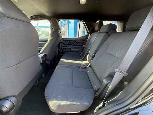 Used 2025 Toyota 4Runner SR5 AWD/4WD image 5