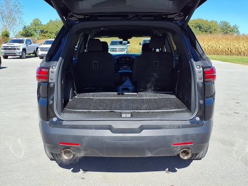 Used 2023 Chevrolet Traverse LT image 8