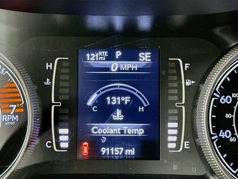 Used 2019 Jeep Cherokee Latitude w/ Cold Weather Group AWD/4WD image 18
