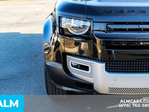 Used 2025 Land Rover Defender 110 S image 9